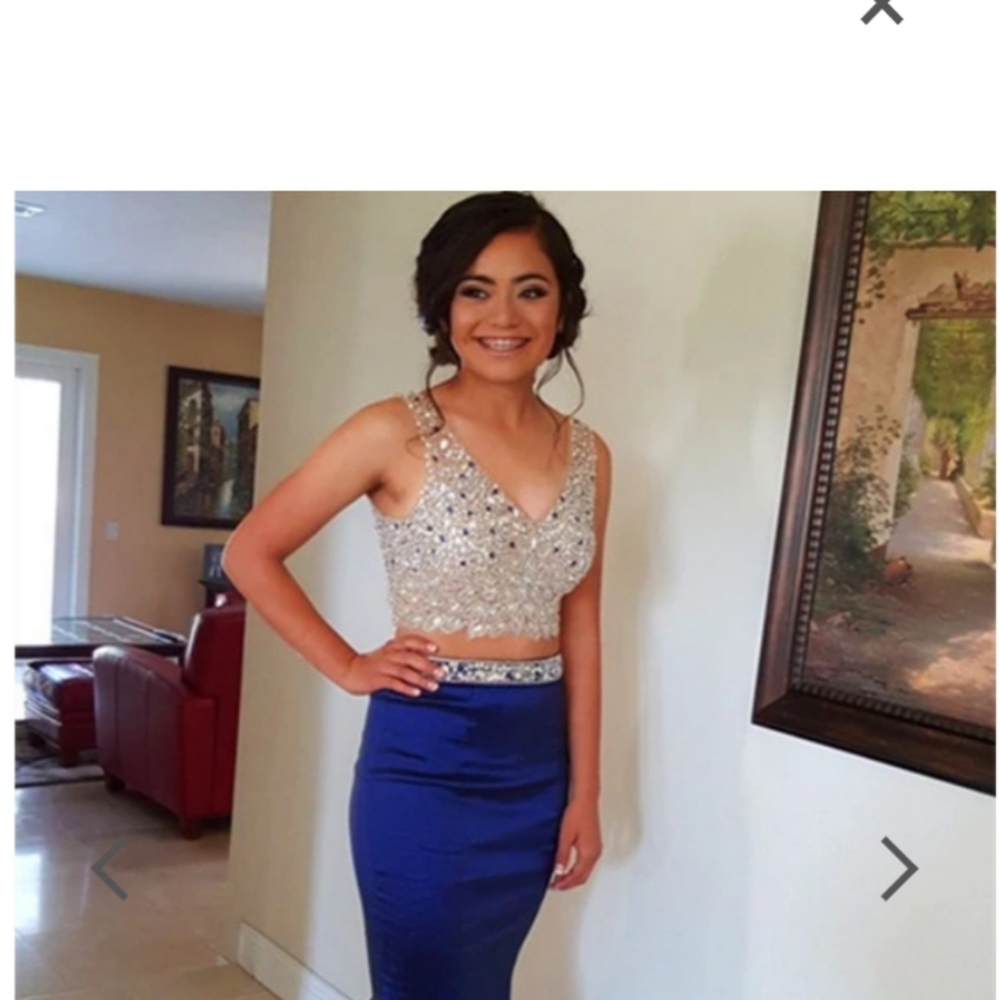 Dress - Picture 2 of 3